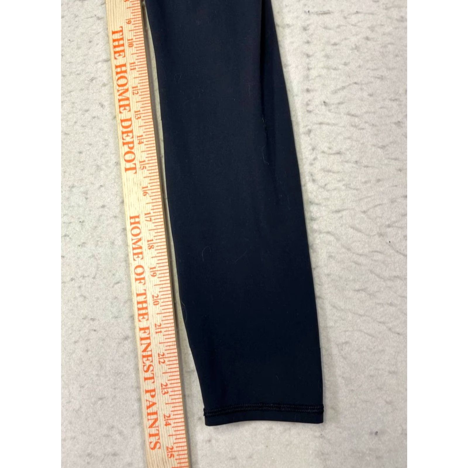 Vuori Vuori Womens Leggings Performance Active Stride Black Size Small XS? Wait. Size 28" / US 6 / IT 42 - 3 Thumbnail