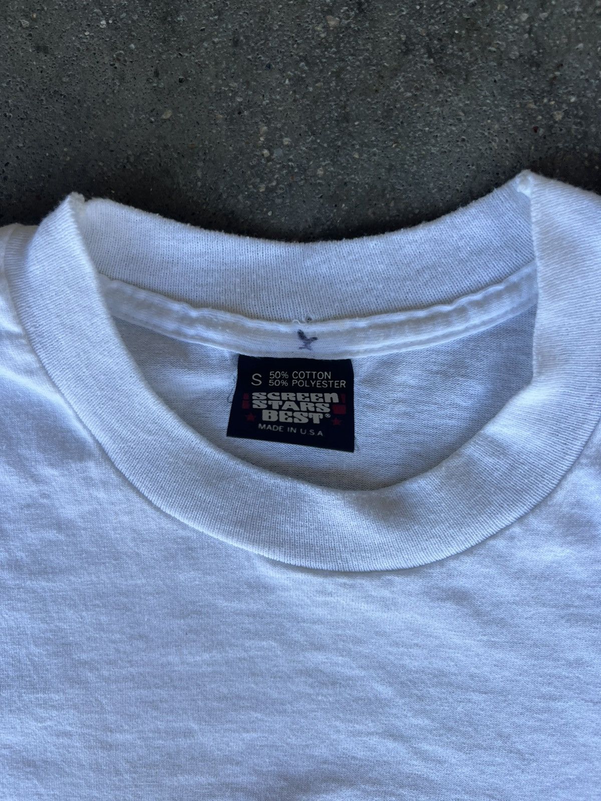 Fruit Of The Loom × Hard Rock Cafe × Vintage 80’s Vintage White Hard Rock Cafe Chicago shirt Size US S / EU 44-46 / 1 - 5 Thumbnail
