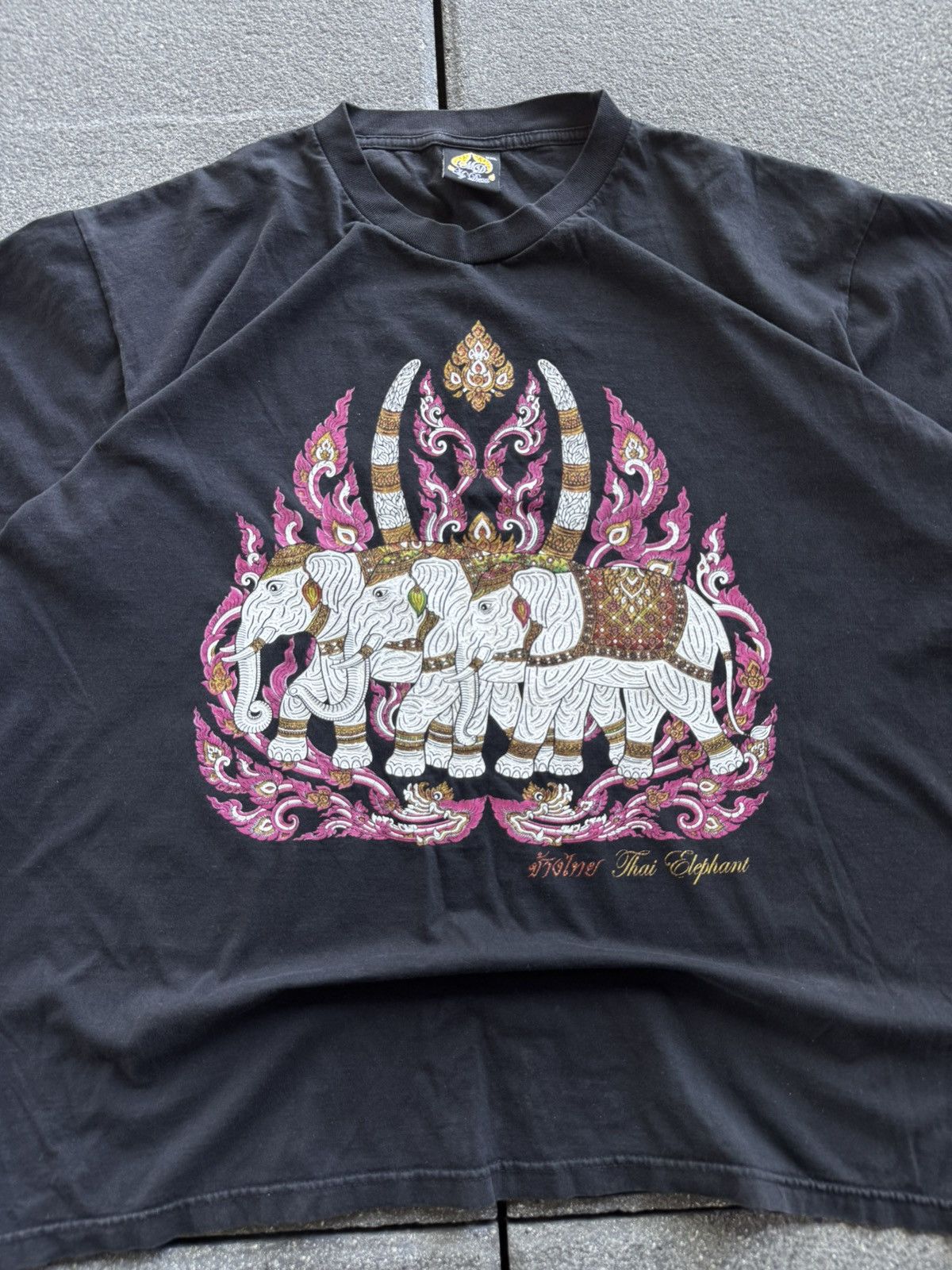 Tultex CRAZY VINTAGE THAILAND GRAPHIC T-SHIRT Size US XXL / EU 58 / 5 - 3 Thumbnail