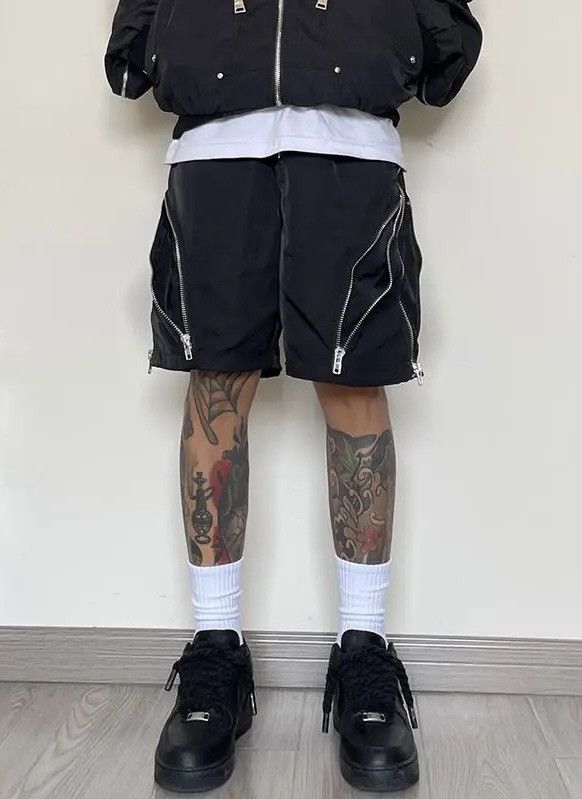 Japanese Brand Streetwear Zipper Retro Design Shorts Y2k Size US 30 / EU 46 - 1 Thumbnail