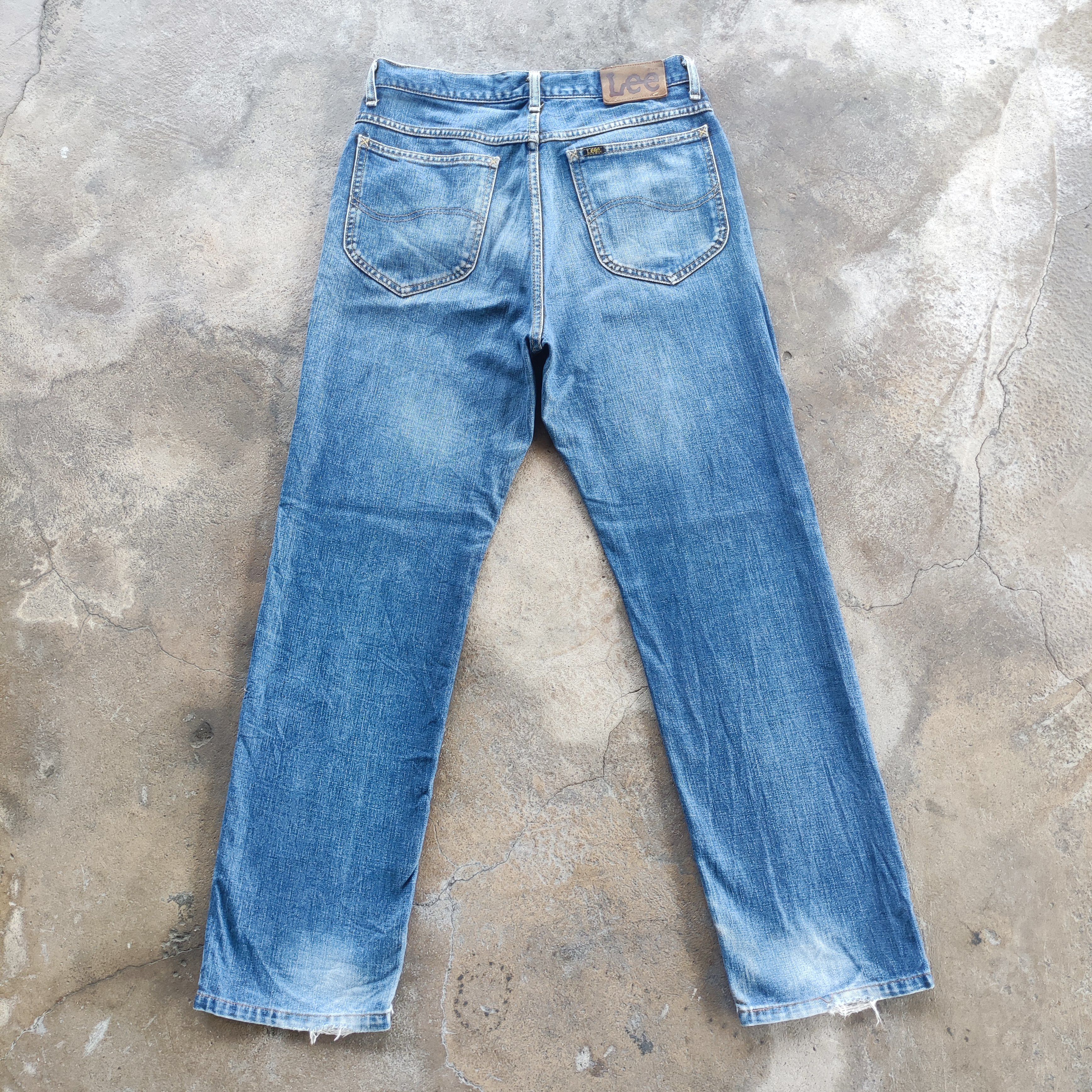Vintage Lee Brand Straight Cut Jeans Faded Distressed Pants