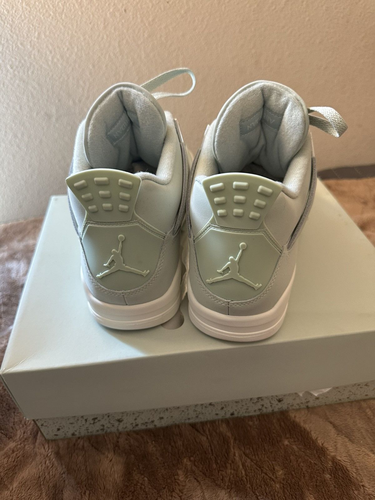 Jordan Brand Jordan 4 seafoam. Good condition. Size US 10.5 / EU 43-44 - 3 Thumbnail
