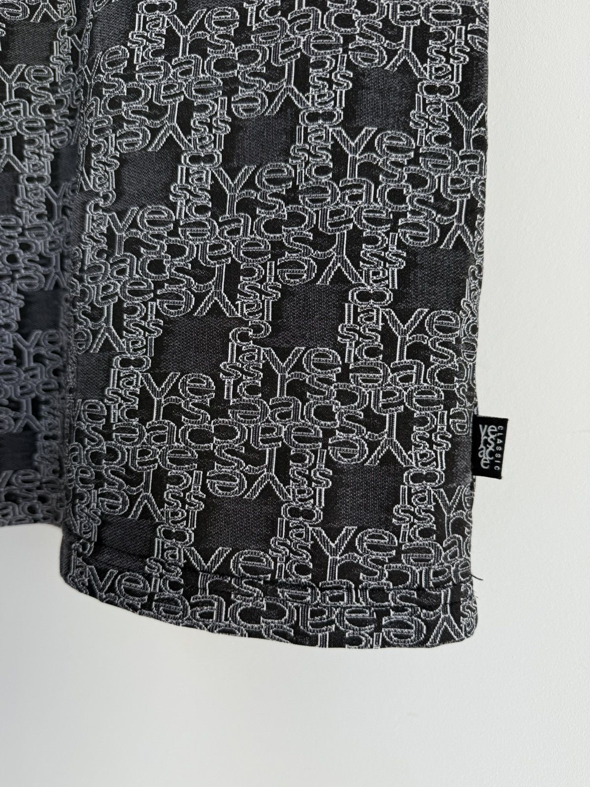 Versace × Vintage Rare Versace Classic Vintage Monogram T-Shirt Size US M / EU 48-50 / 2 - 2 Thumbnail