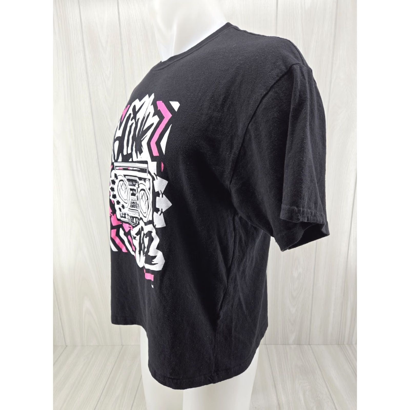 Vintage Blink 182 Radio Stereo Boombox T-Shirt Black Small Mens Women Unisex Adults Short Sleeve Crew Neck Shirt Size S / US 4 / IT 40 - 3 Thumbnail