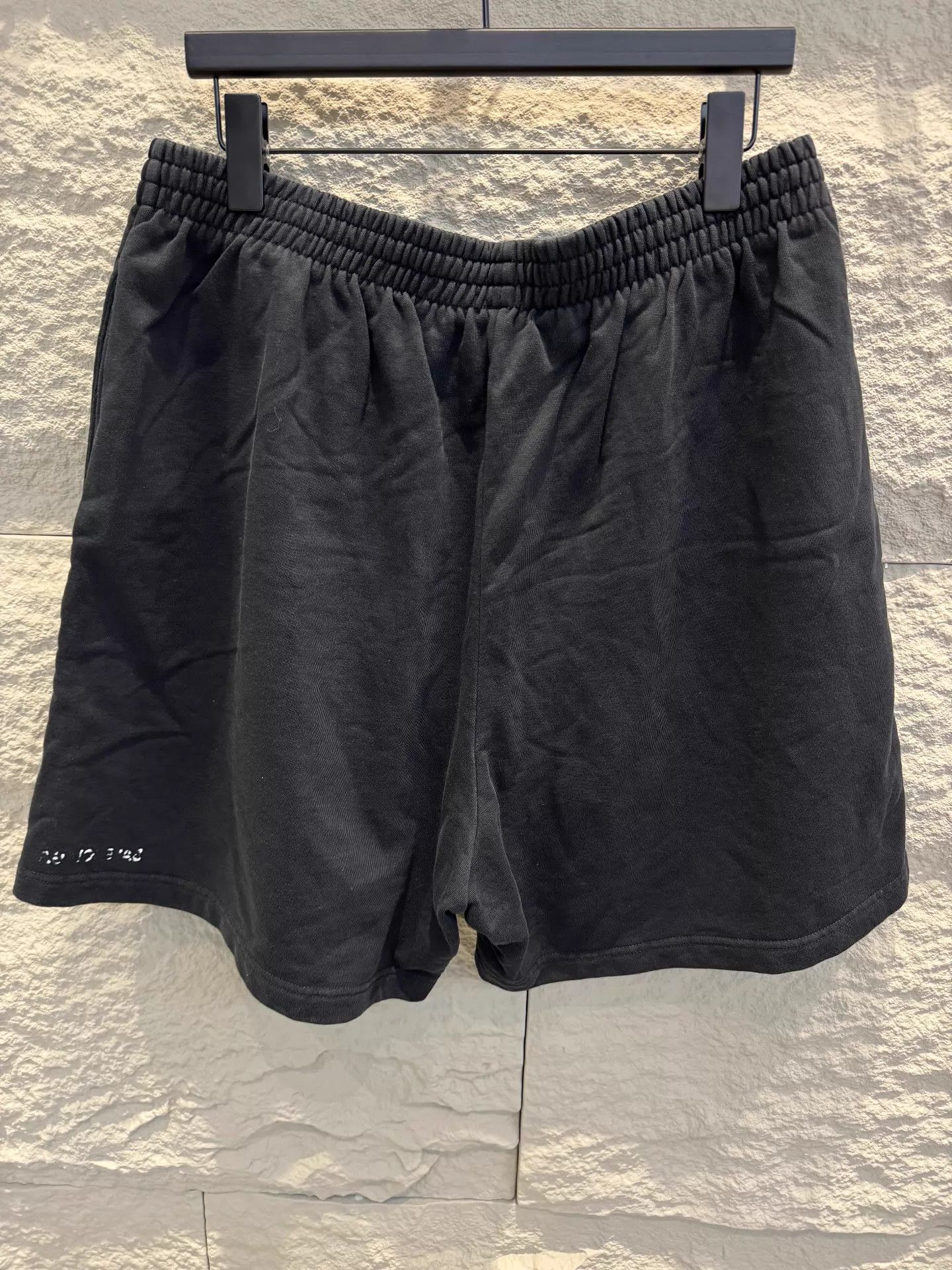 Balenciaga Balenciaga Reverse Logo Black Short L (Unisex) Size US 34 / EU 50 - 4 Thumbnail