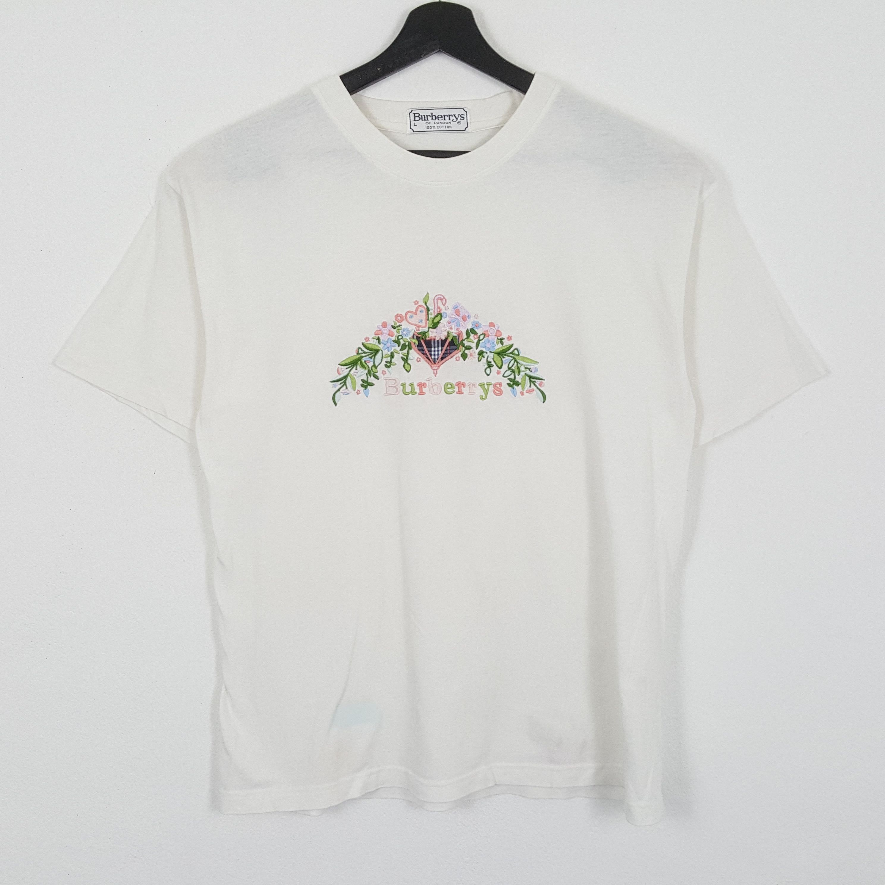 image of Burberrys Luxury Brand Center Spell Out Design Tshirt in White, Men's (Size Medium)
