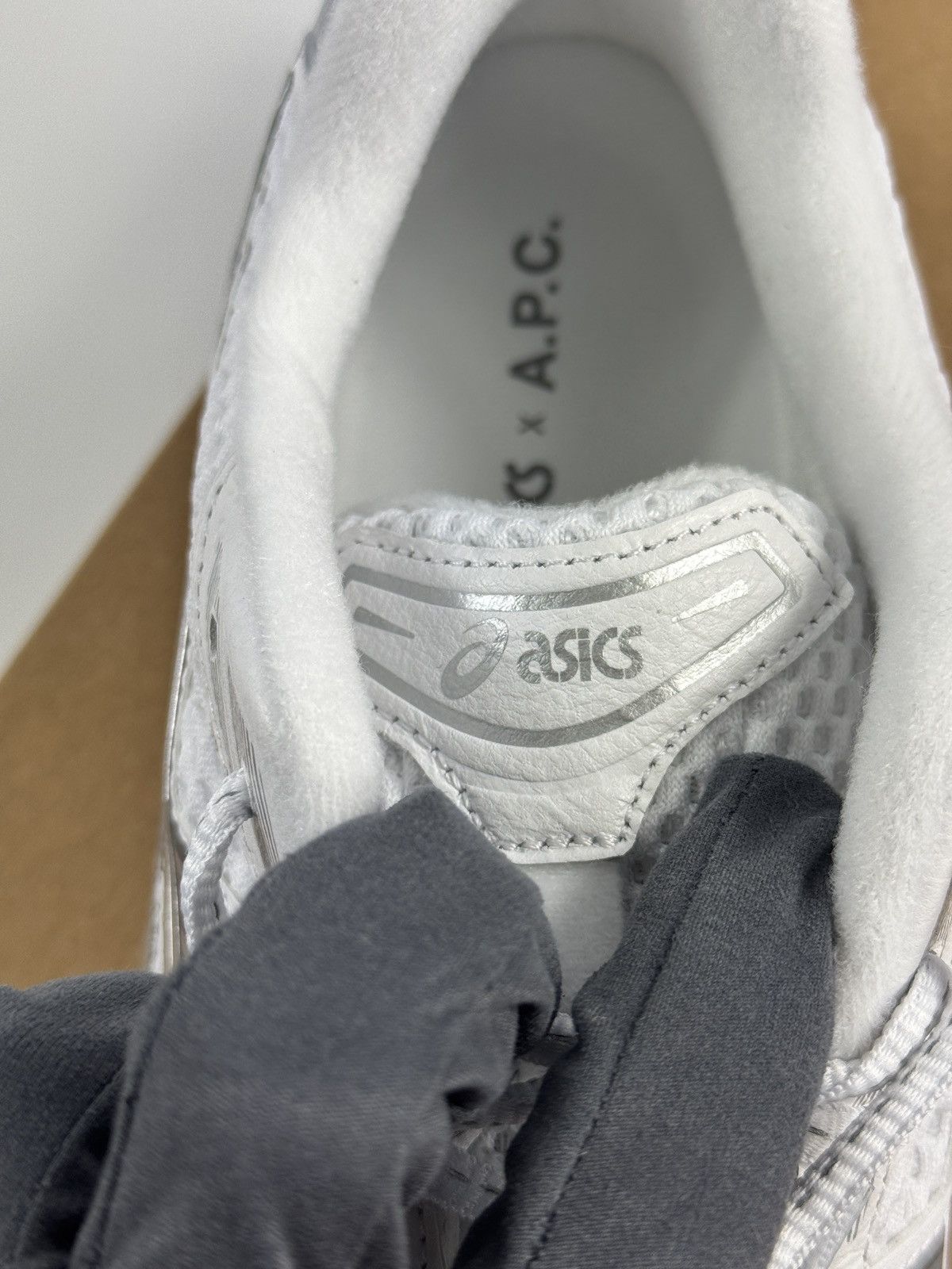 A.P.C. × Asics GEL KAYANO 14 SNEAKERS Size US 10 / EU 43 - 6 Thumbnail