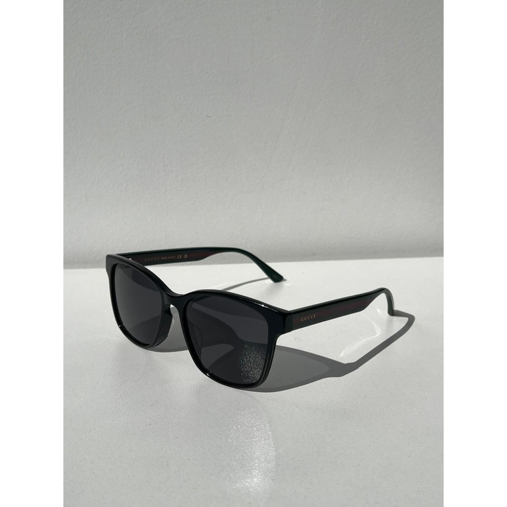 Gucci NEW Gucci GG0417SK Black Unisex Striped Arm Sunglasses Size ONE SIZE - 4 Thumbnail