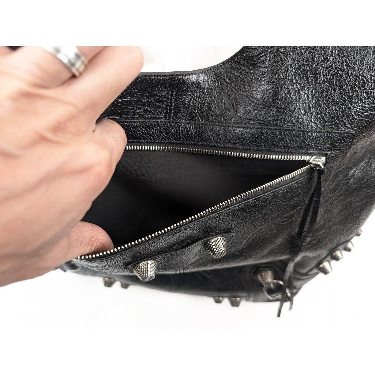 Balenciaga o1rshd1 / DUP/ Q:3 / Size: OS / Le Cagole Carry All Tote Bag Size ONE SIZE - 9 Thumbnail