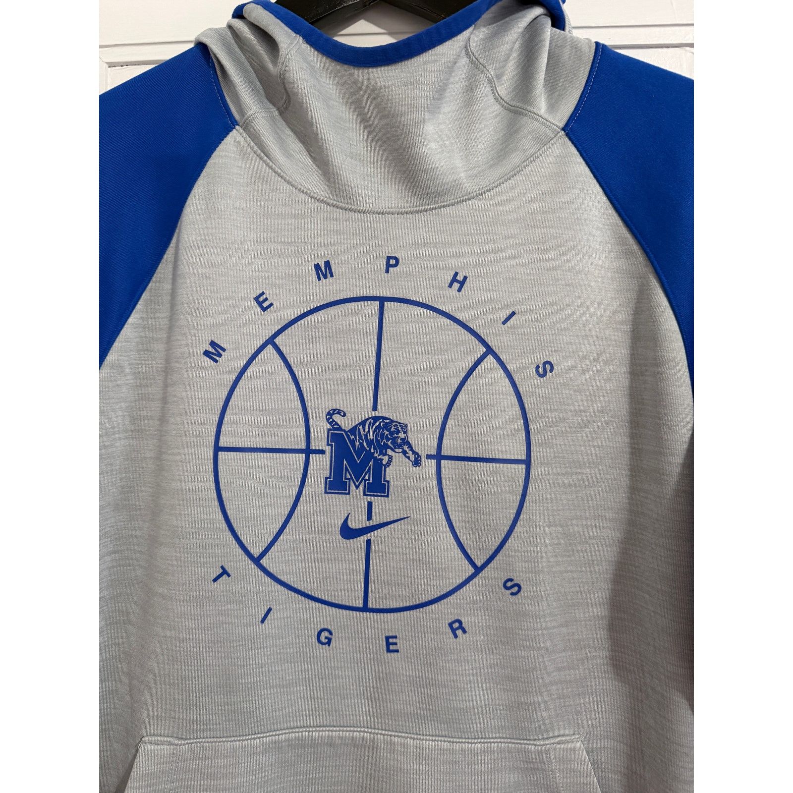 Nike Memphis Tigers Basketball Nike Elite Hoodie Sweatshirt Sz M Size US M / EU 48-50 / 2 - 3 Thumbnail