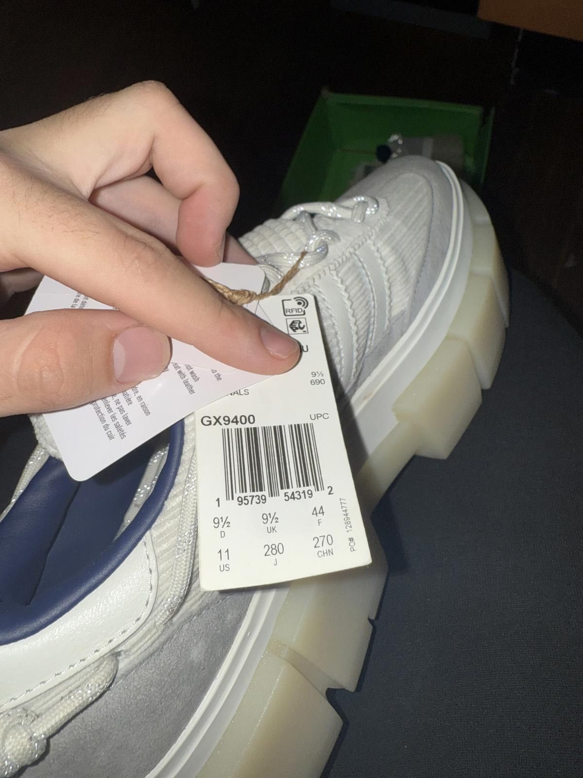Adidas Beyoncé shoes sz 11/11.5 Size US 11 / EU 44 - 2 Thumbnail