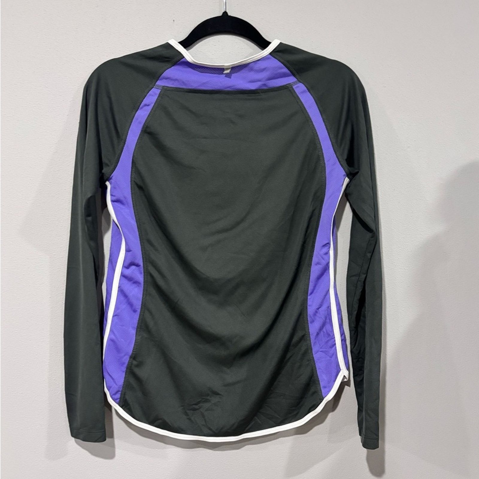 Nike Nike Black and Purple Performance Top Size M / US 6-8 / IT 42-44 - 3 Thumbnail