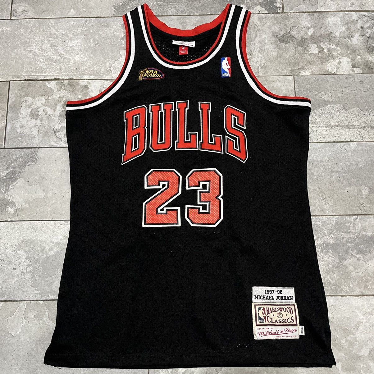 image of Mitchell Ness x NBA Mitchell&ness 1997-98Nbafinals Michaeljordan Chicago Bulls in Black/Red (Size S