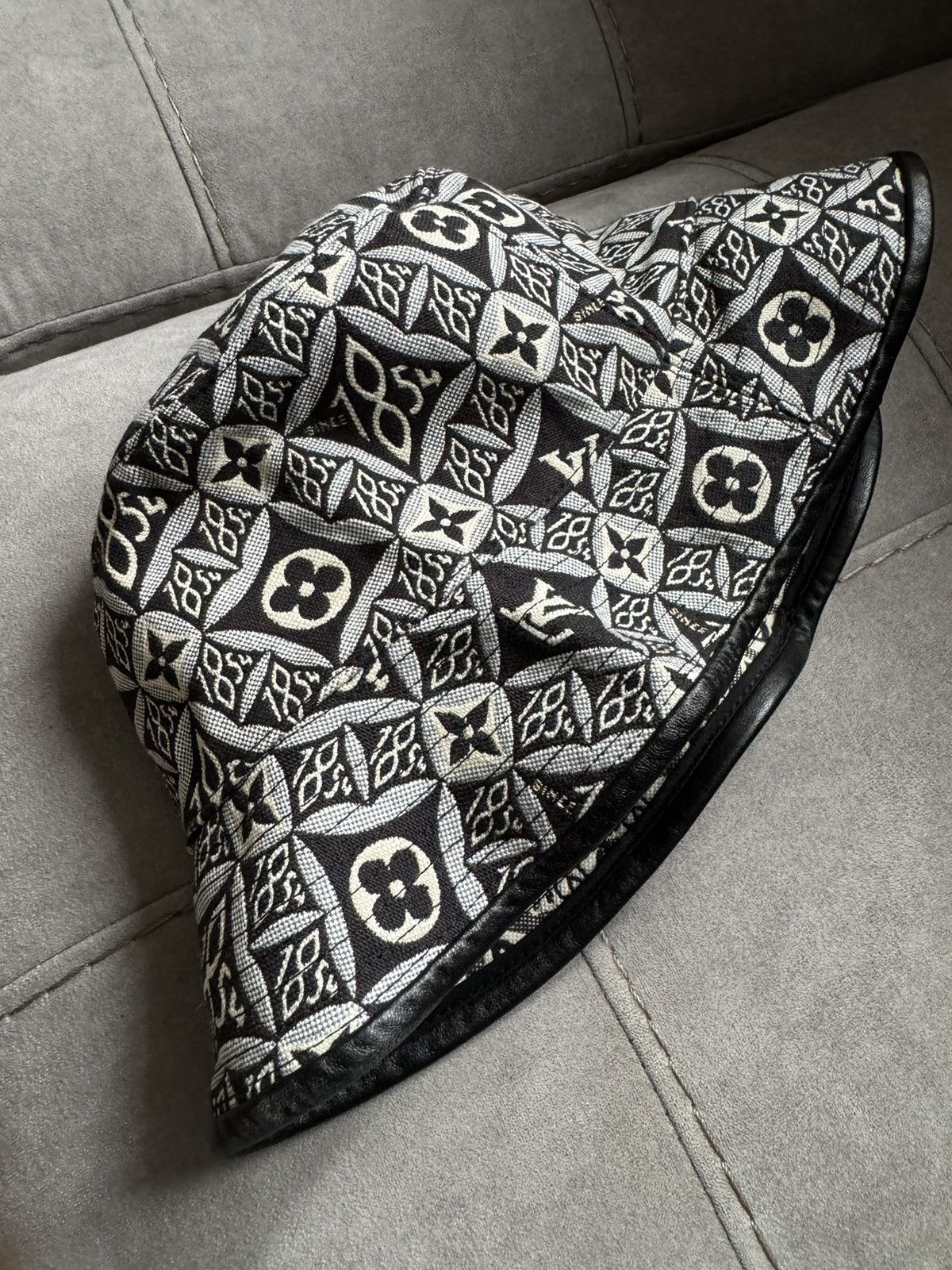 Louis Vuitton LOUIS VUITTON hat marked S see real tape measurements in pho Size ONE SIZE - 3 Thumbnail