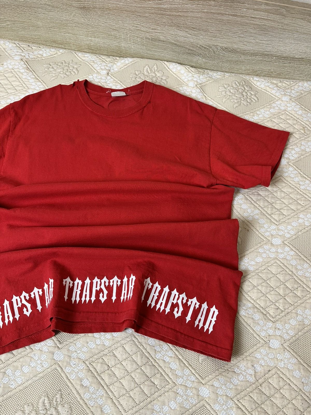 Trapstar London 🔥 Trapstar Big Logo Red Distressed T Shirt Streetwear USA Size US M / EU 48-50 / 2 - 2 Thumbnail