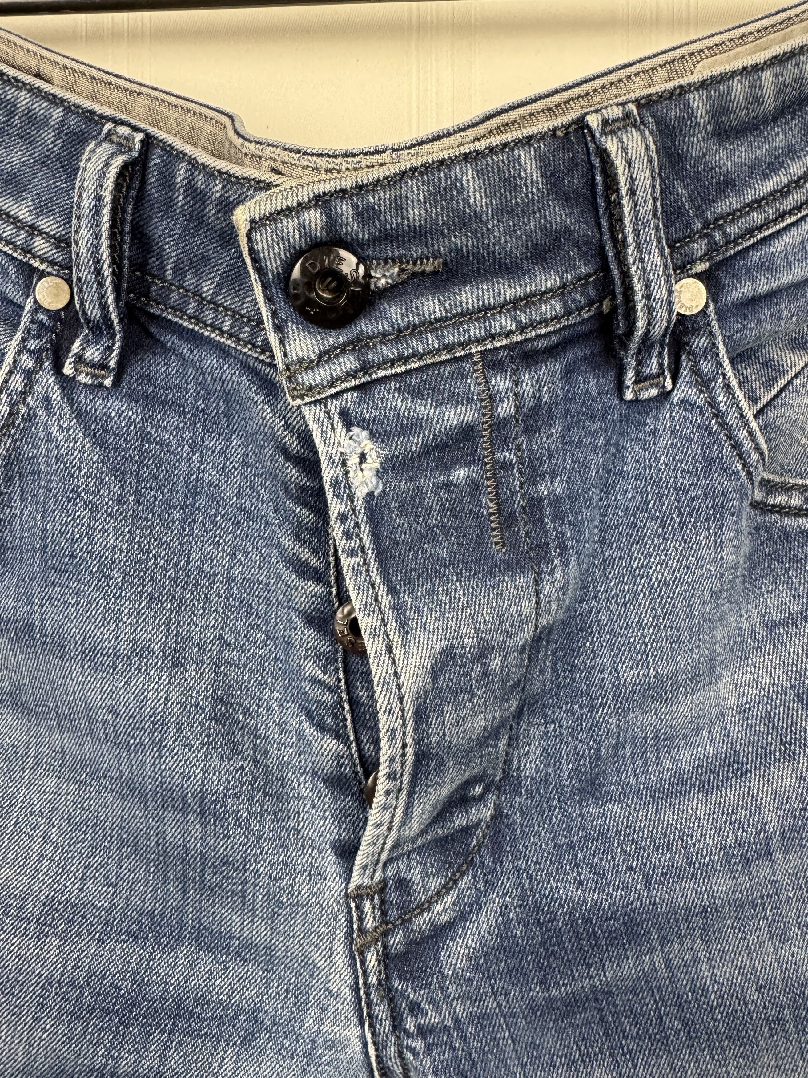Diesel Diesel Belther Slim Fit Jeans | Size 32 | Made in Italy Size US 32 / EU 48 - 14 Thumbnail