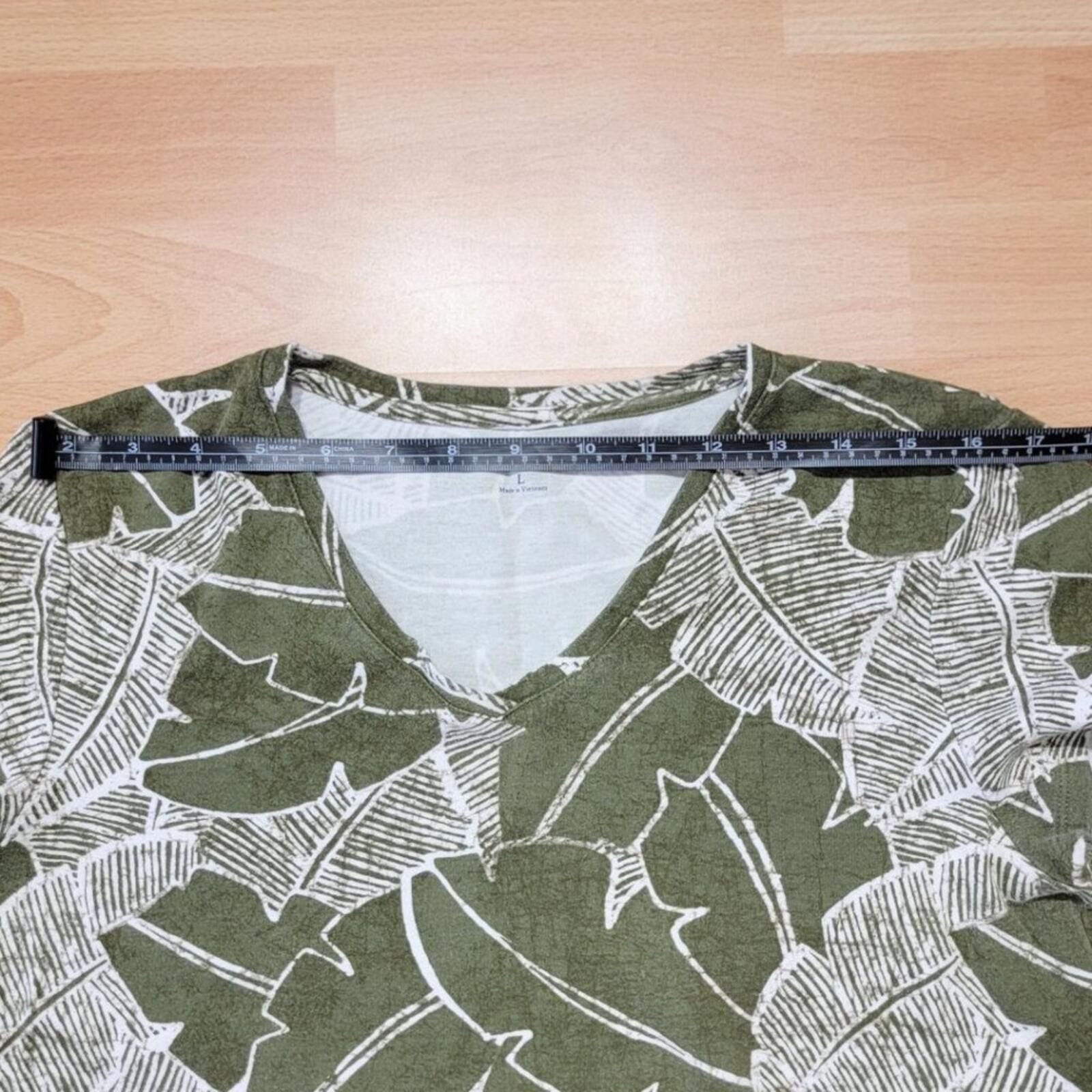 Croft & Barrow Croft & Barrow Women's Green Leaf Print V-Neck Short Sleeve Size XL / US 12-14 / IT 48-50 - 7 Thumbnail