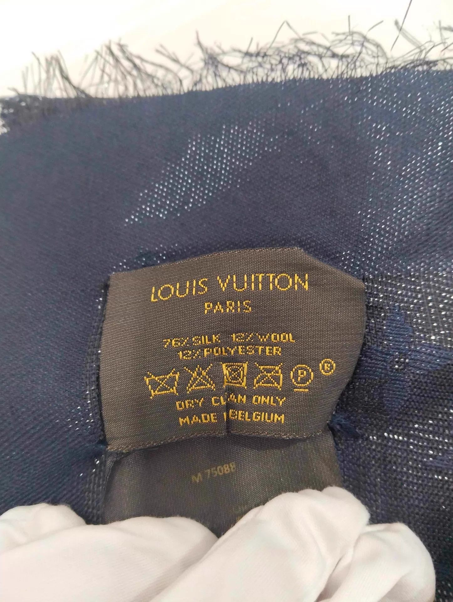 Louis Vuitton LV Full Print Logo Double-Sided Silk Scarf Size ONE SIZE - 3 Thumbnail