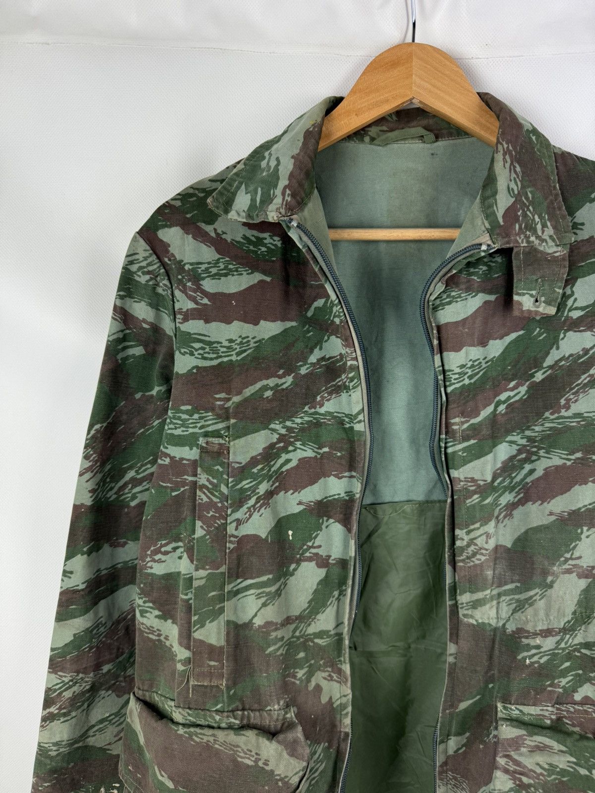 Vintage Vintage Military Hunting French Lizard Camo Full Zip Jacket Size US M / EU 48-50 / 2 - 2 Thumbnail