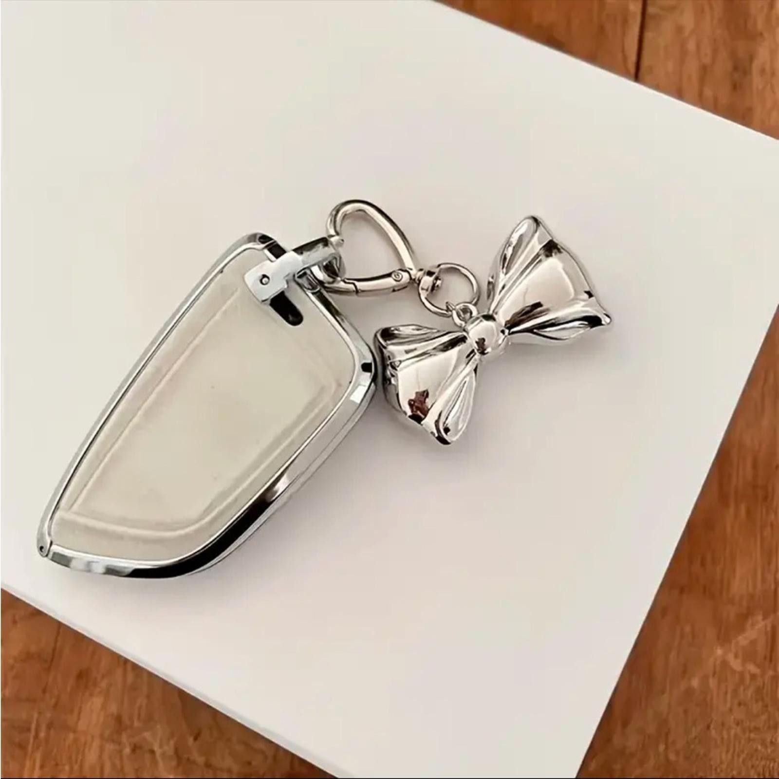 Designer Silver Bow Dainty Keychain Bag Charm Size ONE SIZE - 4 Thumbnail