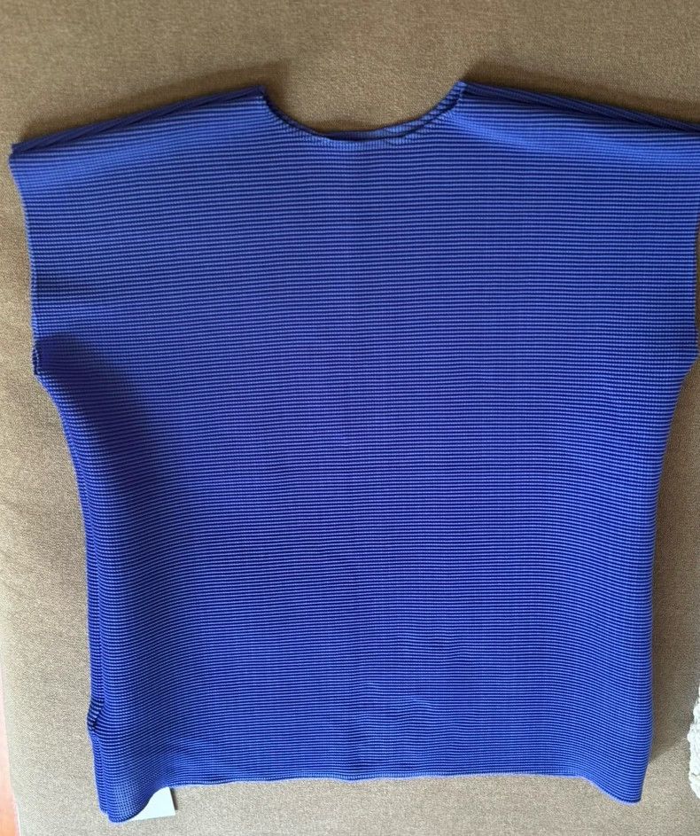 Issey Miyake Issey Miyake size:one size Blue round-neck short-sleeved s Size XS / US 0-2 / IT 36-38 - 7 Thumbnail