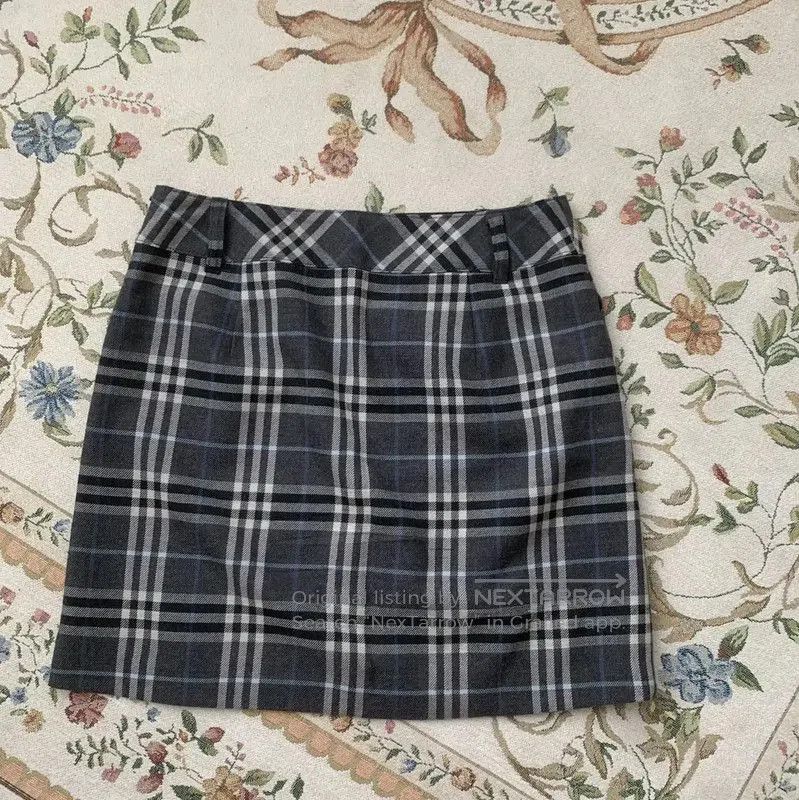 Burberry Burberry Gray Wool Women's Skirt. Size 23" - 5 Thumbnail