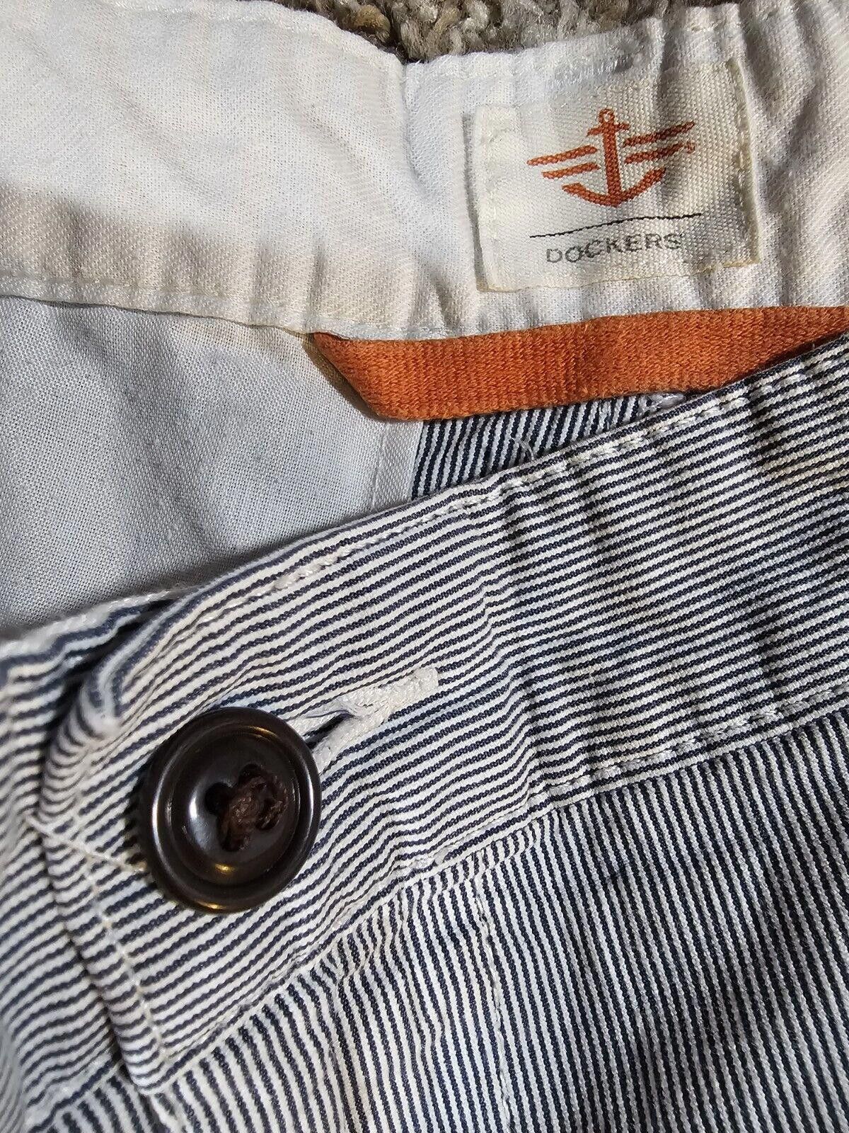 Dockers Dockers Size 32 Blue White Stripe Seersucker Shorts Size US 32 / EU 48 - 3 Thumbnail
