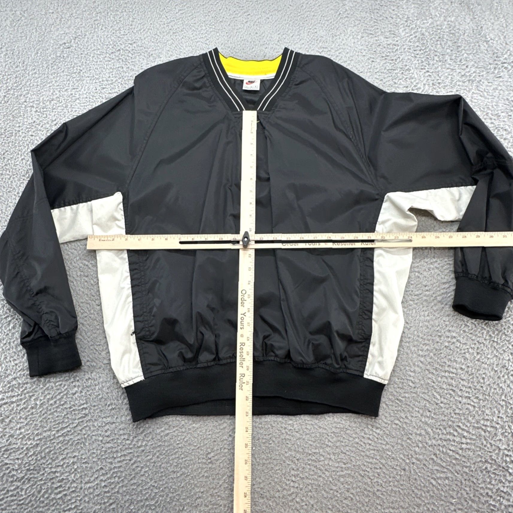 Nike Vtg 90s Nike Center Check Pullover Windbreaker Jacket Size L Black Yellow Swoosh Size US L / EU 52-54 / 3 - 7 Thumbnail