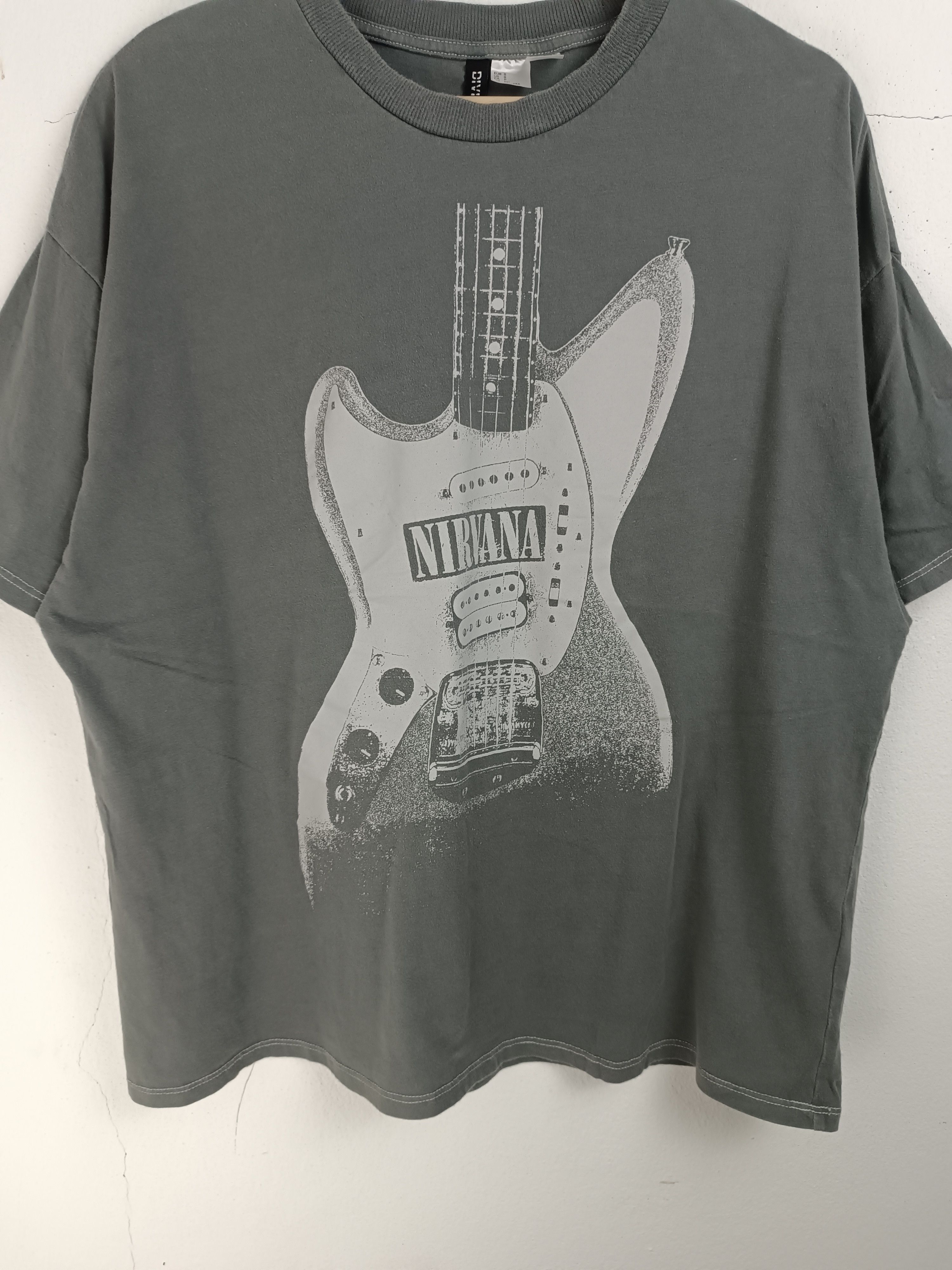 Band Tees VINTAGE NIRVANA H&M GRUNGE KURT COBAIN FOO FIGHTERS TEE Size US M / EU 48-50 / 2 - 7 Thumbnail