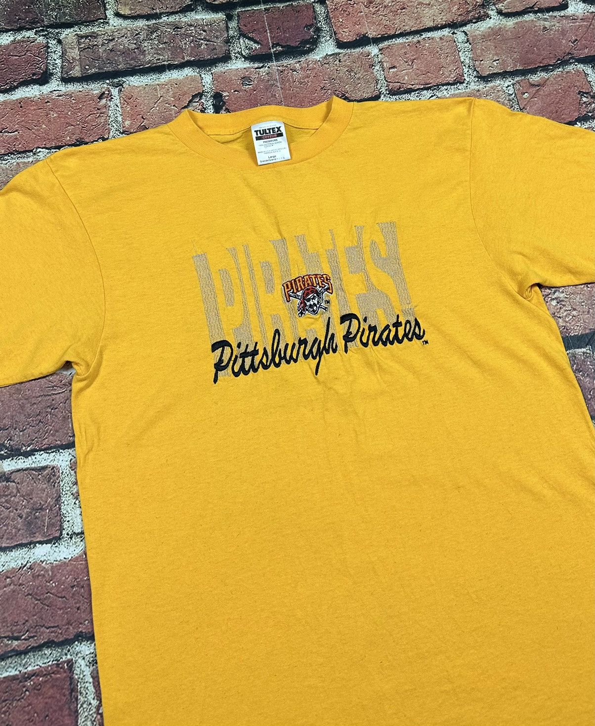 Tultex Vintage Pittsburgh Pirates MLB T-Shirt 90s Embroidered Size US L / EU 52-54 / 3 - 4 Thumbnail