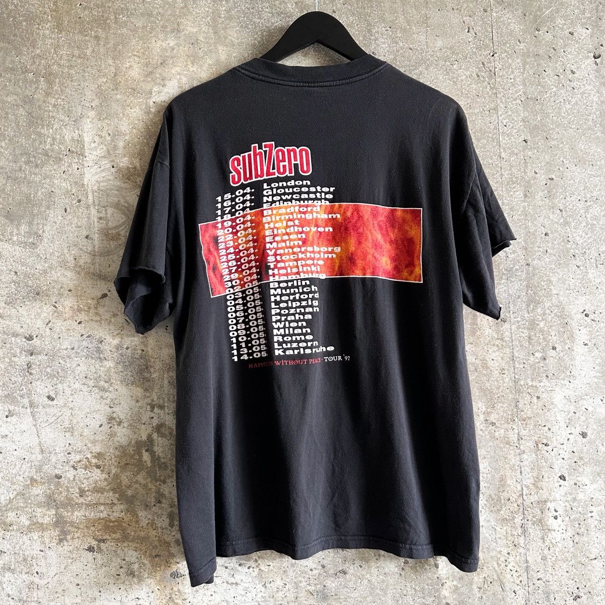 Band Tees 90s THRASHED SUBZERO Tour T-Shirt Size US XL / EU 56 / 4 - 4 Thumbnail