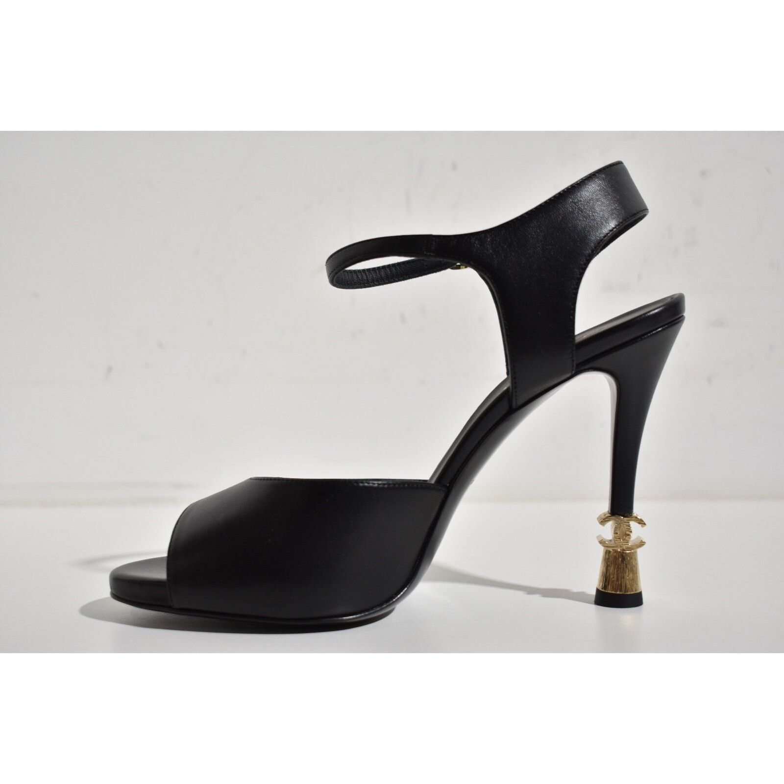 Chanel 22S Lambskin CC Gold Heel Logo Ankle Strap Sandal Pump 38 Size US 8 / IT 38 - 6 Thumbnail