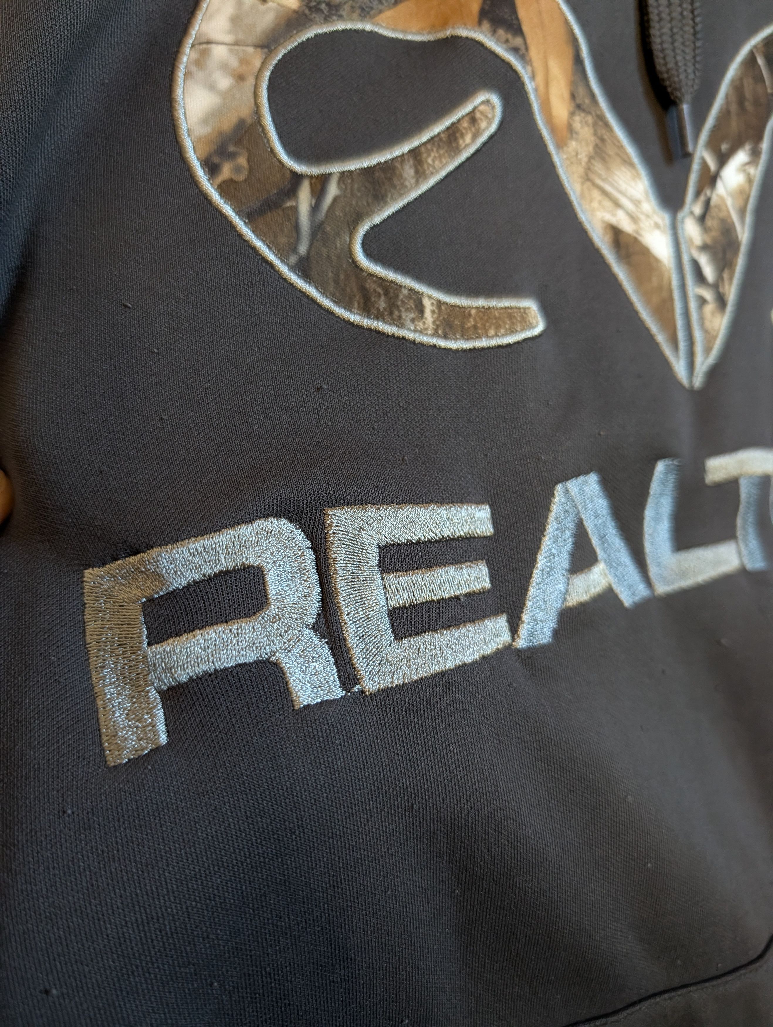 Realtree Embroidered camo logo gray pullover fleece hoodie Size US L / EU 52-54 / 3 - 6 Thumbnail