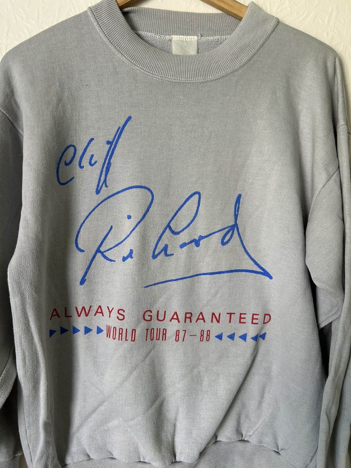 Other Cliff Richard Always Guaranteed" World Tour 87-88 sweatshirt Size M / US 6-8 / IT 42-44 - 2 Thumbnail