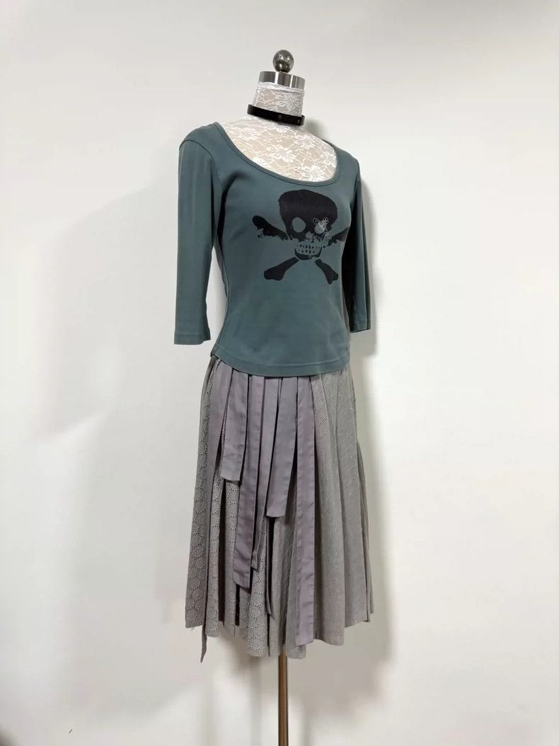 Vivienne Westwood Vivienne Westwood size2 Skunk Saturn embroidery orb seven/t Size M / US 6-8 / IT 42-44 - 3 Thumbnail