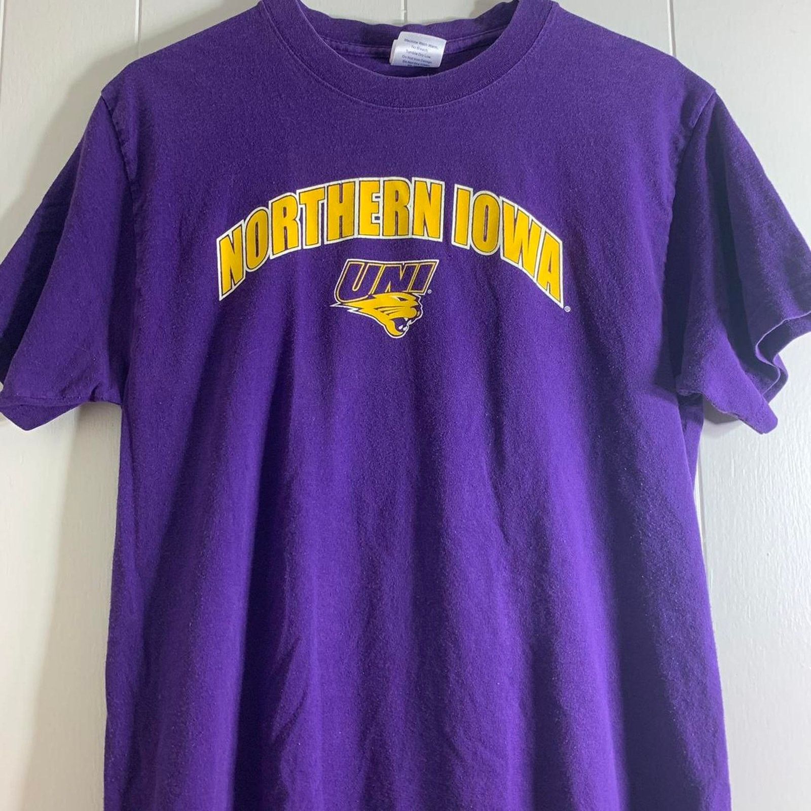 NCAA Y2K 2000’s UNIVERSITY OF NORTHERN IOWA PANTHERS tee shirt M Size US M / EU 48-50 / 2 - 3 Thumbnail