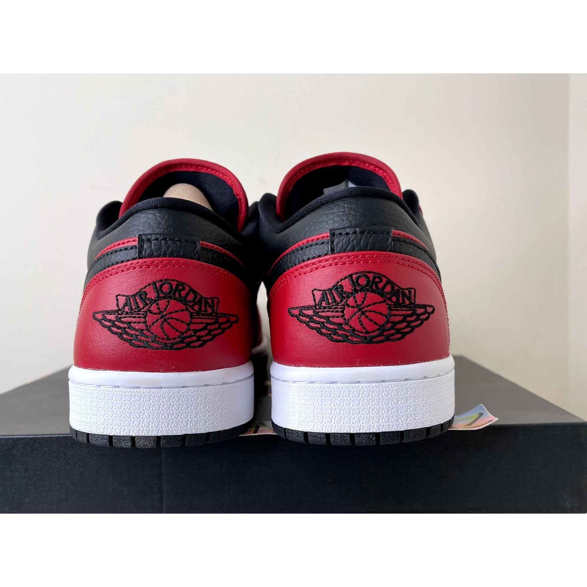 Jordan Brand Jordan 1 Low Reverse Bred Pebbled Swoosh Mens 9us Size US 9 / EU 42 - 5 Thumbnail