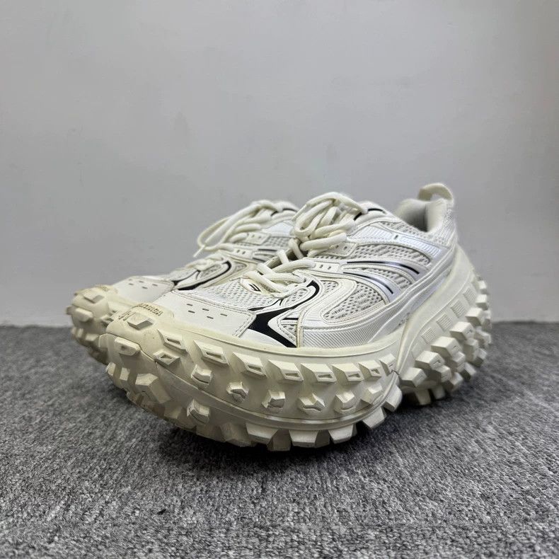 Balenciaga Balenciaga White Tire Sneakers-yf Size US 9.5 / EU 42-43 - 1 Thumbnail