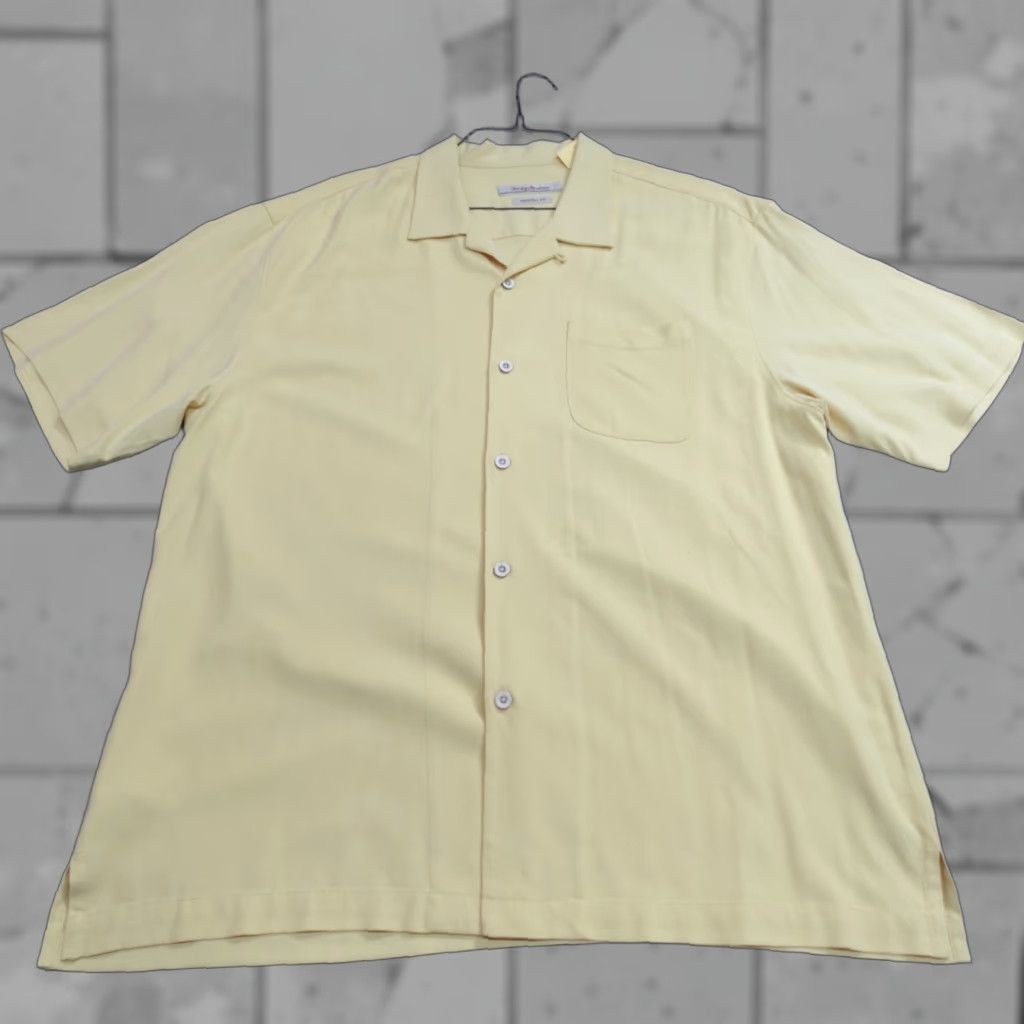 Tommy Bahama Tommy Bahama Shirt XL Yellow Solid Camp Collar Silk Short Sleeve Button-Up Mens Size US XL / EU 56 / 4 - 1 Thumbnail