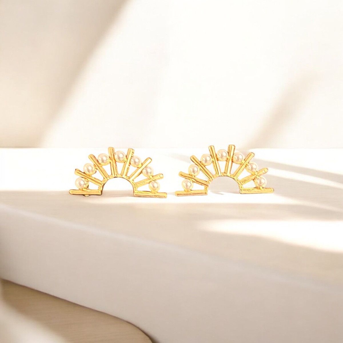 Other Gold color earrings Size ONE SIZE - 1 Thumbnail