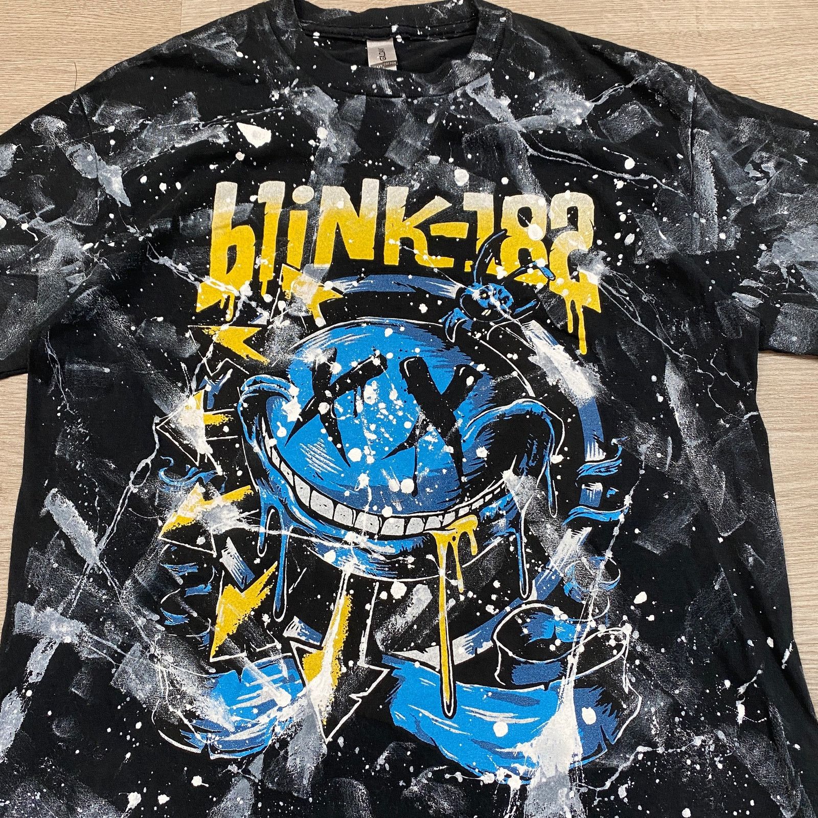 Band Tees × Gildan Blink 182 World Tour 2023/24 Paint Splatter T Shirt Medium Size US M / EU 48-50 / 2 - 2 Thumbnail
