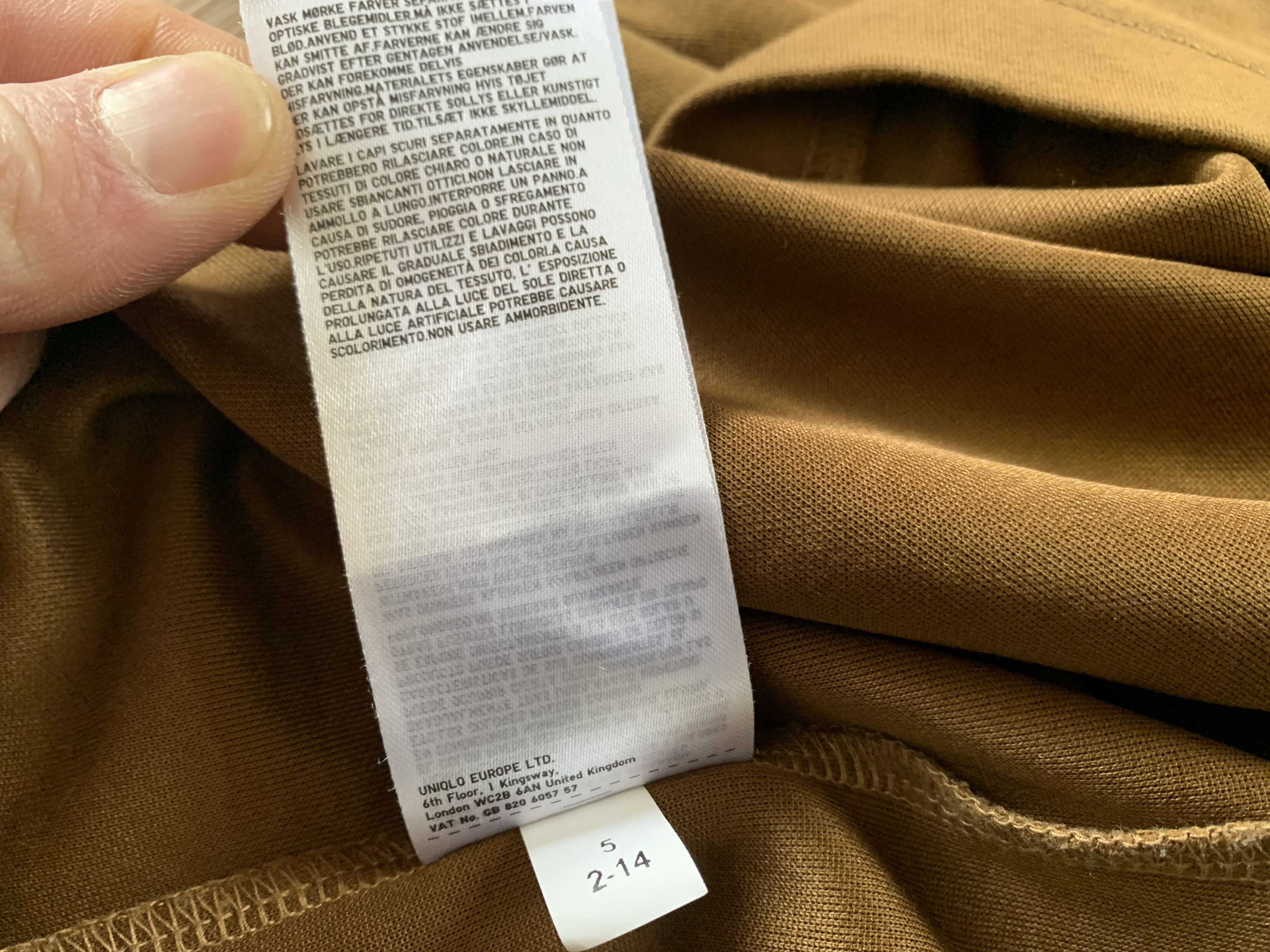 Japanese Brand × Uniqlo Uniqlo Cotton Basic Mustard Oversized T Shirt Size US S / EU 44-46 / 1 - 9 Thumbnail
