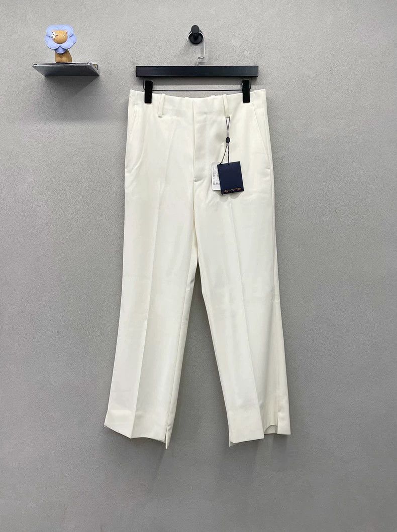Louis Vuitton Louis Vuitton Beige apricot suits Size 48R - 3 Thumbnail