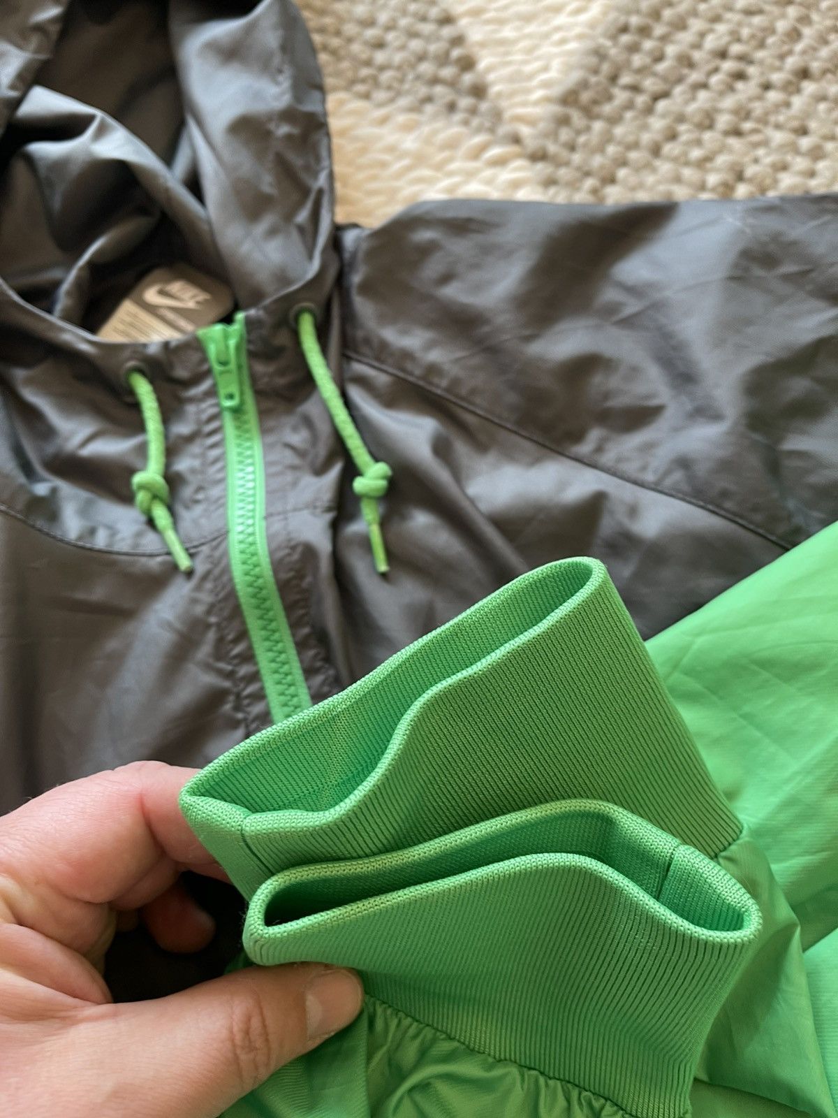 Nike Nike Sportswear Windrunner Jacket - Green/Grey (Size L) Size US L / EU 52-54 / 3 - 6 Thumbnail