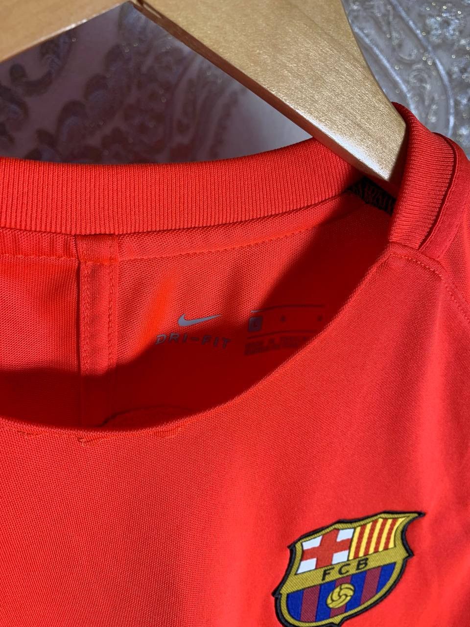 Nike VINTAGE NIKE FC BARCELONA SPAIN SOCCER JERSEY RETRO Y2K 90s Size US L / EU 52-54 / 3 - 6 Thumbnail