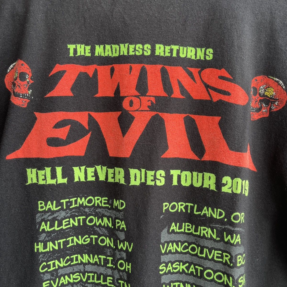Marilyn Manson TWINS OF EVIL MARILYN MANSON ROB ZOMBIE HELL NEVER DIES TOUR Size US L / EU 52-54 / 3 - 14 Thumbnail