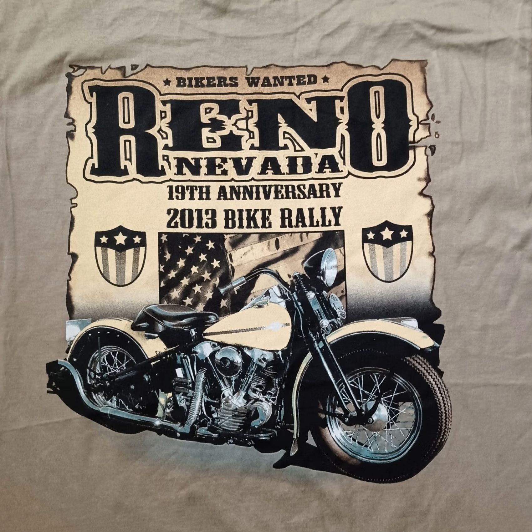 Fruit Of The Loom Reno Nevada Bike Rally Shirt Mens Large Beige Double Side Skull Wings Logo 2013 Size US L / EU 52-54 / 3 - 2 Thumbnail