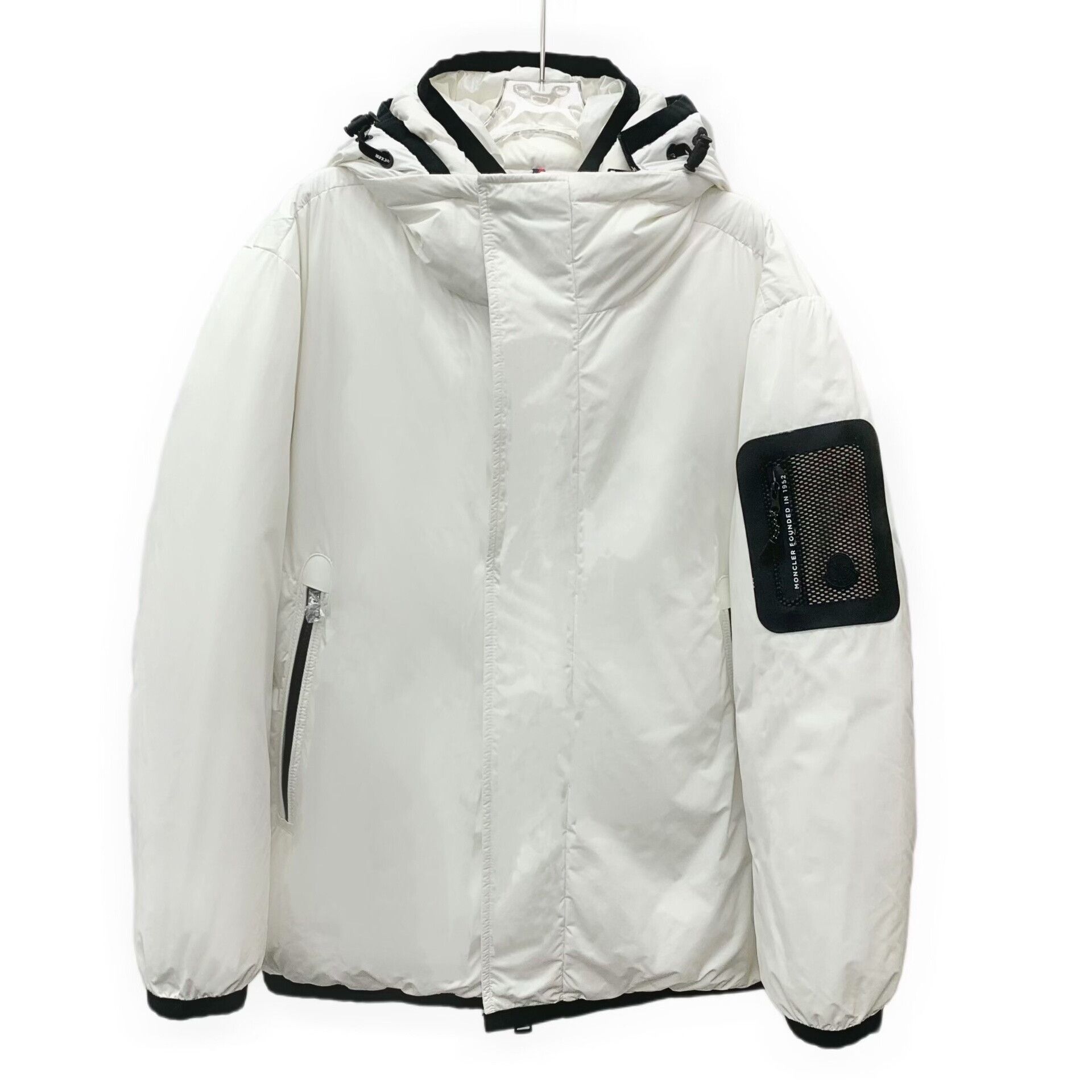 Moncler Moncler Retro White Down Jacket S Women Size S / US 4 / IT 40 - 1 Thumbnail