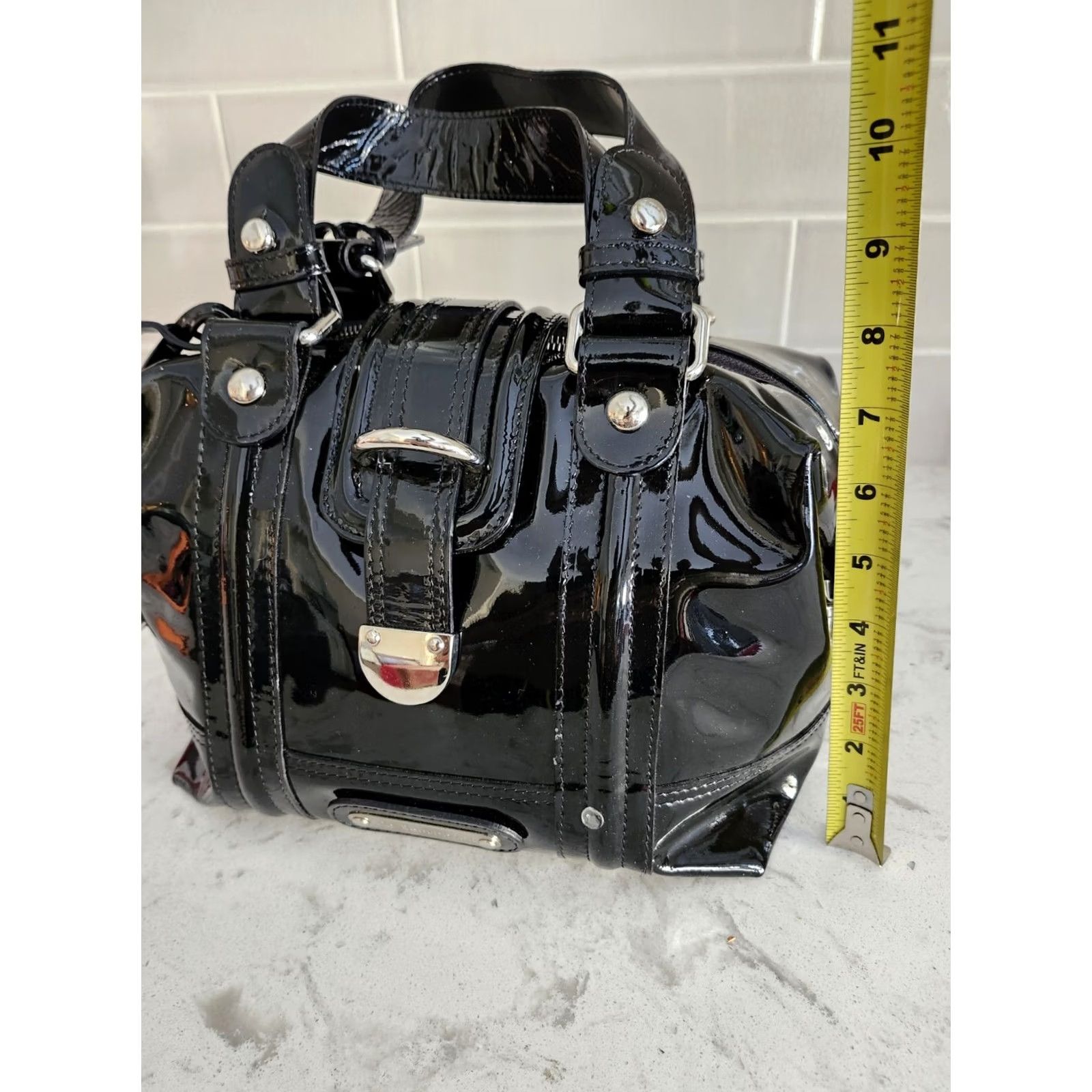 Vintage VIA REPUBBLICA Women's Black Hand Bag Shoulder Bag Medium Black Zip Closure Fashion Handbag Italy Women Contemporary Size ONE SIZE - 7 Thumbnail