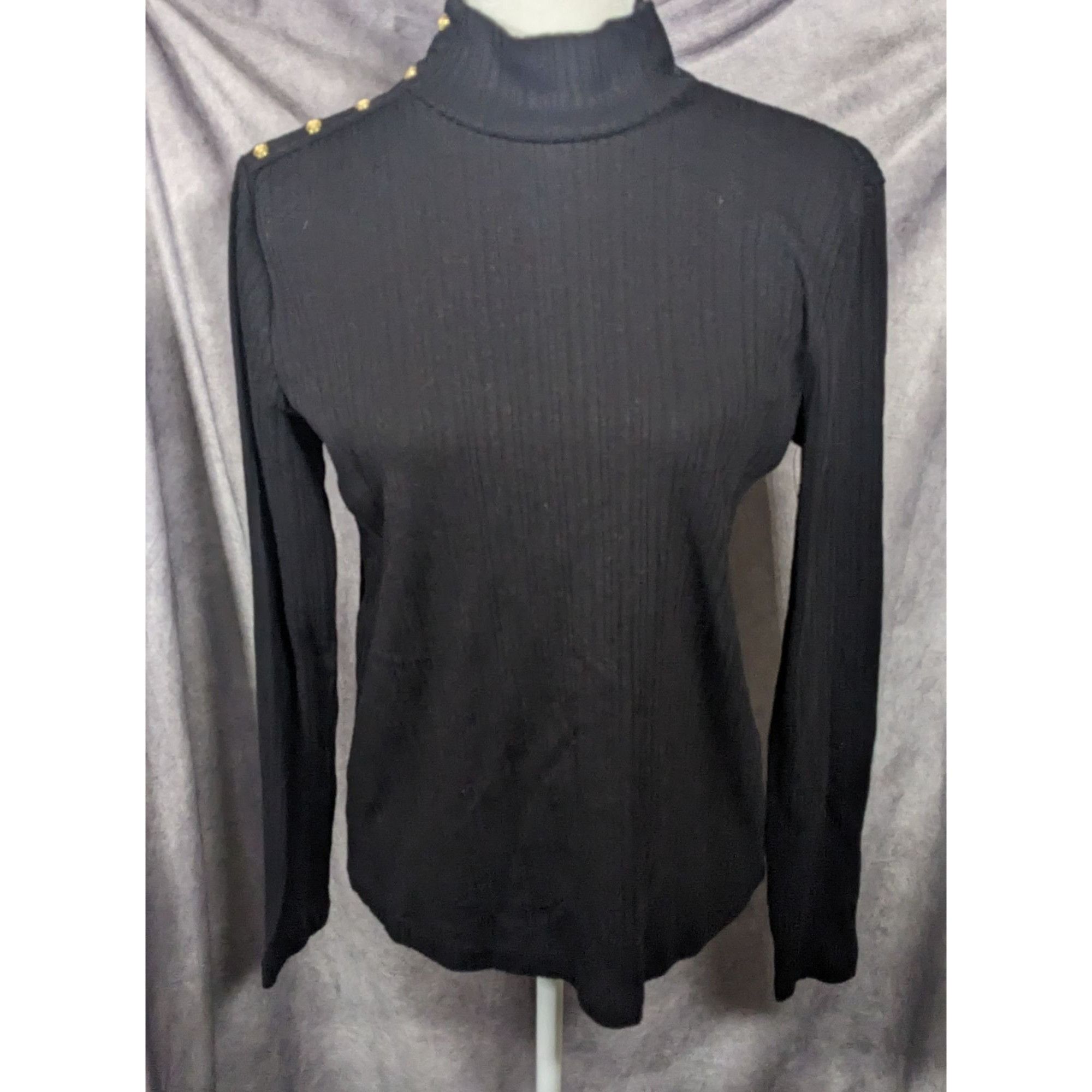 Croft & Barrow Croft & Barrow Preppy Black Mock Neck Top With Gold Button S Size M / US 6-8 / IT 42-44 - 6 Thumbnail